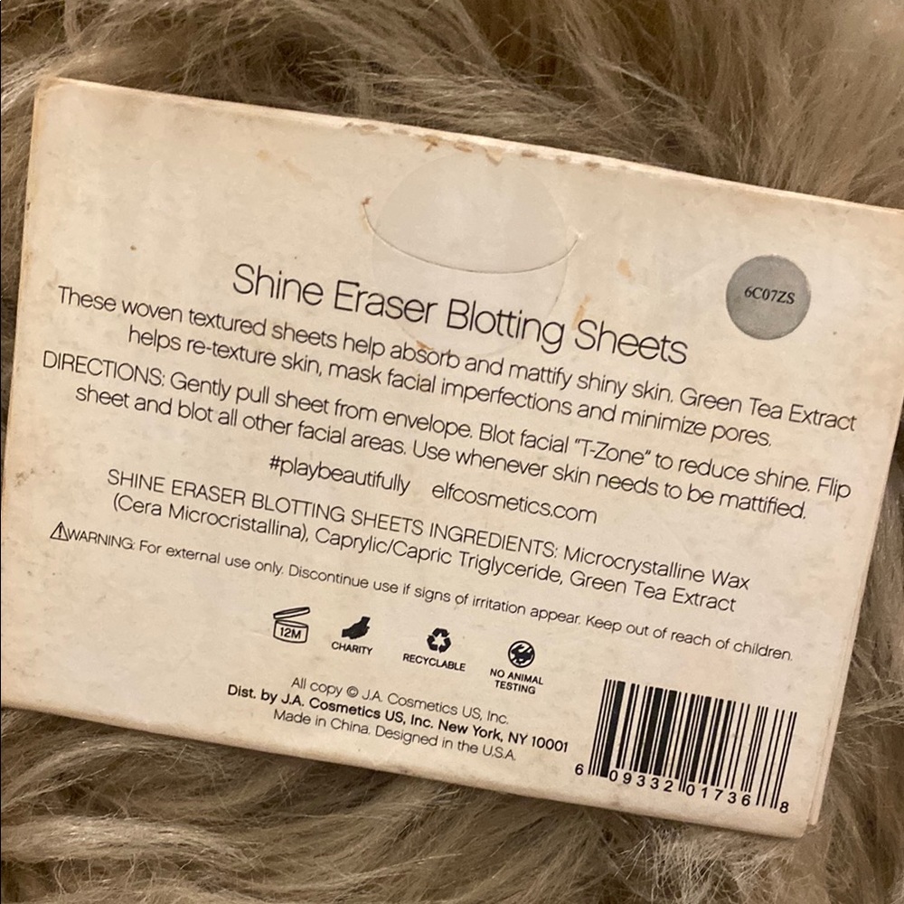🎀 Free with ANY Purchase! E. L. F. Blotting Sheets - Picture 2 of 3
